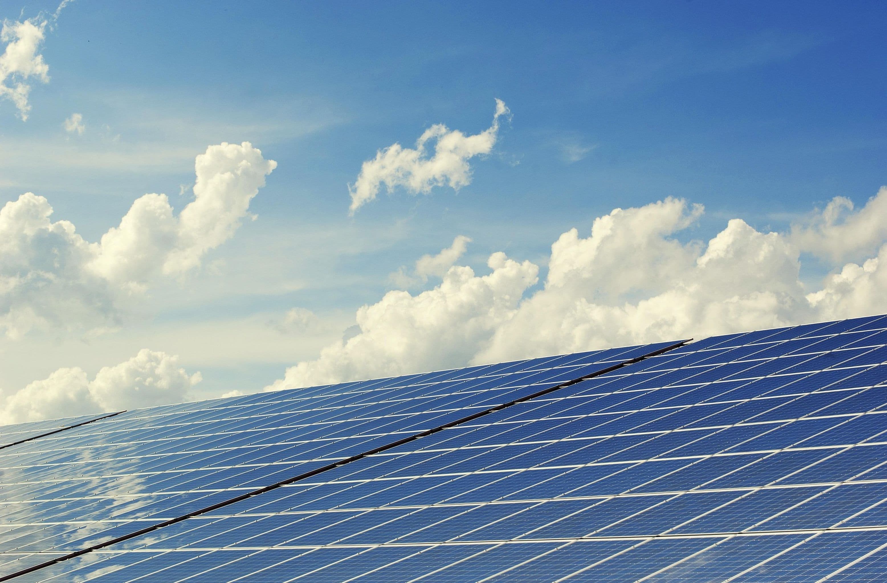 Slim gebruikmaken van zonne-energie en batterijen