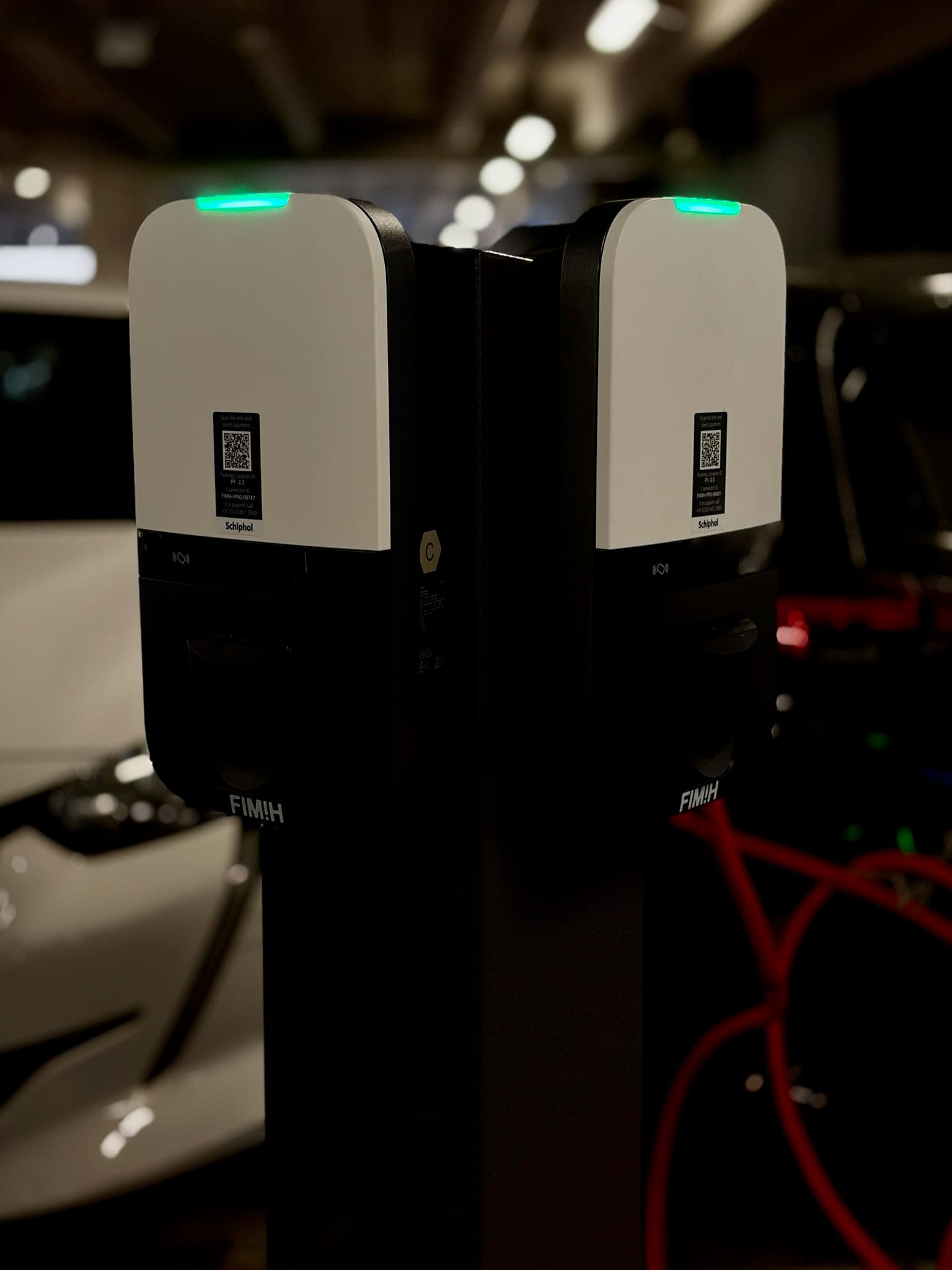 Giving priority to a charging station